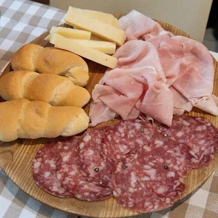 Dormire E Mangiare Da Geppe 4* Montemagno